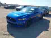 2017 Ford Mustang GT z VIN 1FA6P8CF0H5310934, wystawiony jako IAAI lot #43198857 z przebiegiem 92 428 mil mil oraz . Historia ofert i sprzedaży dostępna na DreamBid. Obrazek 2.