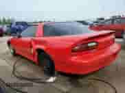 1998 Chevrolet Camaro z VIN 2G1FP22K8W2151667, wystawiony jako Copart lot #53258614 z przebiegiem 122 108 mil mil oraz Szkoda całkowita • Salvage title. Historia ofert i sprzedaży dostępna na DreamBid. Obrazek 2.