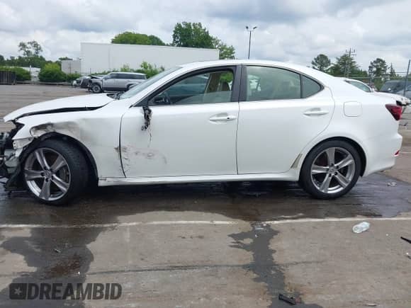 2011 Lexus IS 350 with VIN JTHBE5C25B5027770, listed as a IAAI auction lot 42357510 with 204,335 mi miles and . Bid and sale history available at DreamBid. Image 15.
