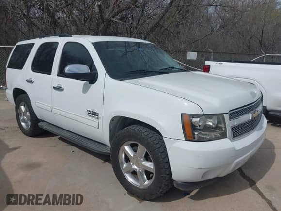 2014 Chevrolet Tahoe LS с VIN 1GNSCAE07ER245421, выставлен на аукционе IAAI как лот 41799604 с пробегом 187 827 миль миль и . История ставок и продаж доступна на DreamBid. Изображение 1.