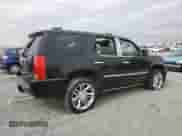 2009 Cadillac Escalade z VIN 1GYFK33279R269036, wystawiony jako Copart lot #57846755 z przebiegiem 157 986 mil mil oraz Szkoda całkowita • Salvage title. Historia ofert i sprzedaży dostępna na DreamBid. Obrazek 3.