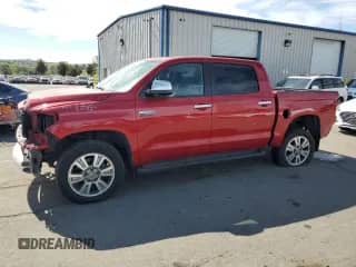 2017 Toyota Tundra Platinum с VIN 5TFAY5F10HX656583, выставлен на аукционе Copart как лот 52338725 с пробегом 56 519 миль миль и Списание • Salvage title. История ставок и продаж доступна на DreamBid. Изображение 1.