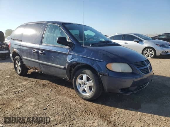 2005 Dodge Caravan SXT with VIN 1D4GP45R95B156433, listed as a Copart auction lot 70508265 with 236,381 mi miles and Salvage title. Bid and sale history available at DreamBid. Image 4.