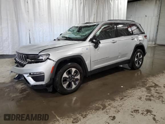 2023 Jeep Grand Cherokee с VIN 1C4RJYB69PC633402, выставлен на аукционе Copart как лот 89474715 с пробегом Не указан миль и На запчасти • Non repairable. История ставок и продаж доступна на DreamBid. Изображение 1.