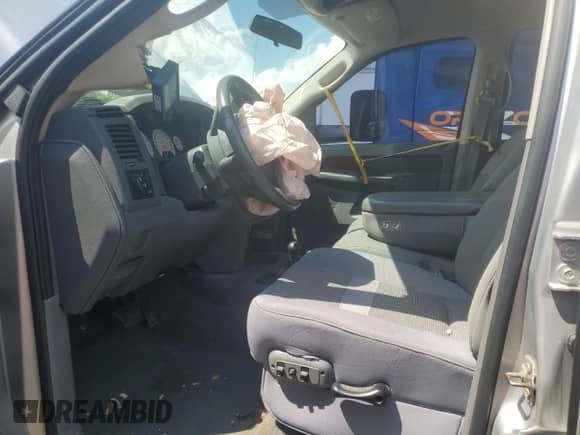 2006 Dodge 3500 SLT z VIN 3D7MX48C86G129083, wystawiony jako Copart lot #62094225 z przebiegiem 172 759 mil mil oraz Szkoda całkowita • Salvage title. Historia ofert i sprzedaży dostępna na DreamBid. Obrazek 7.