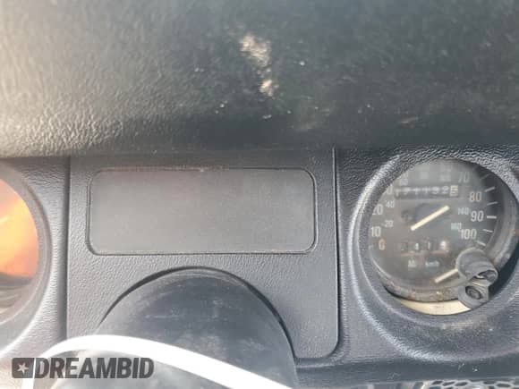 1990 Jeep Wrangler с VIN 2J4FY29TXLJ510967, выставлен на аукционе Copart как лот 63497145 с пробегом 171 132 миль миль и Списание • Salvage title. История ставок и продаж доступна на DreamBid. Изображение 9.