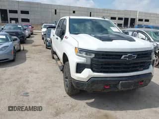 2024 Chevrolet Silverado 1500 LT Trail Boss z VIN 3GCUDFE80RG137469, wystawiony jako IAAI lot #42700759 z przebiegiem 59 212 mil mil oraz . Historia ofert i sprzedaży dostępna na DreamBid. Obrazek 1.