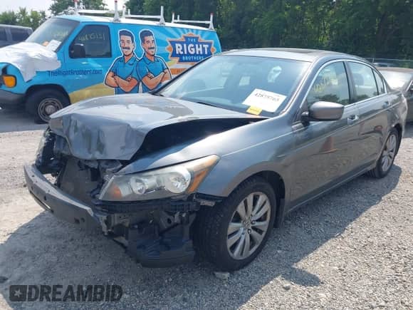 2011 Honda Accord EX z VIN 1HGCP2E78BA130746, wystawiony jako IAAI lot #42875765 z przebiegiem 237 915 mil mil oraz . Historia ofert i sprzedaży dostępna na DreamBid. Obrazek 2.