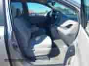 2017 Toyota Sienna LE Auto Access Seat с VIN 5TDKZ3DC7HS826423, выставлен на аукционе IAAI как лот 43102554 с пробегом 78 433 миль миль и . История ставок и продаж доступна на DreamBid. Изображение 5.