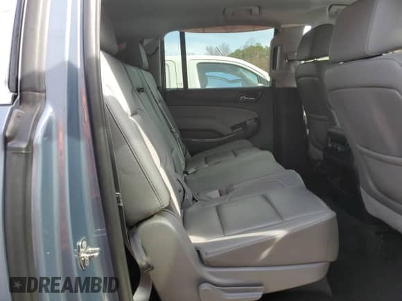 2015 Chevrolet Suburban LT z VIN 1GNSKJKC0FR646425, wystawiony jako Copart lot #44880954 z przebiegiem 116 995 mil mil oraz . Historia ofert i sprzedaży dostępna na DreamBid. Obrazek 11.