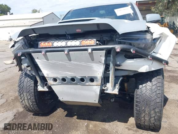 2019 Toyota Tacoma SR5 с VIN 3TMAZ5CN3KM104450, выставлен на аукционе IAAI как лот 43054667 с пробегом 124 554 миль миль и . История ставок и продаж доступна на DreamBid. Изображение 18.