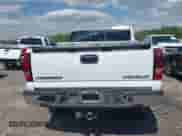 2005 Chevrolet Silverado 1500 LS z VIN 2GCEC13T751366249, wystawiony jako IAAI lot #41986002 z przebiegiem 194 795 mil mil oraz . Historia ofert i sprzedaży dostępna na DreamBid. Obrazek 17.