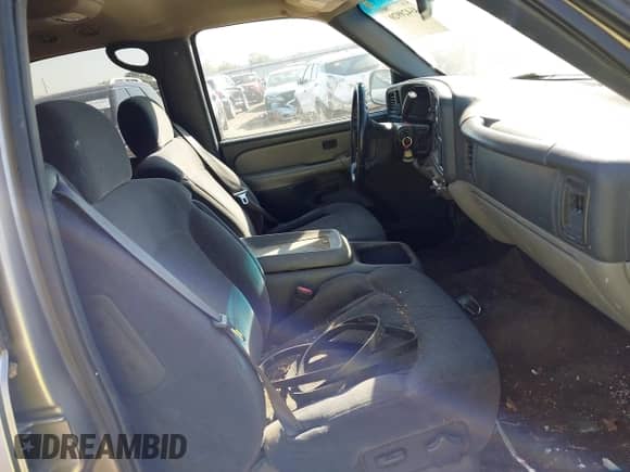2002 Chevrolet Tahoe LS with VIN 1GNEC13Z42R257746, listed as a IAAI auction lot 43420920 with 255,761 mi miles and . Bid and sale history available at DreamBid. Image 5.