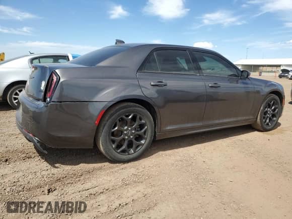 2021 Chrysler 300 Touring L z VIN 2C3CCARG0MH524264, wystawiony jako Copart lot #63277145 z przebiegiem 96 279 mil mil oraz Szkoda całkowita • Salvage title. Historia ofert i sprzedaży dostępna na DreamBid. Obrazek 3.