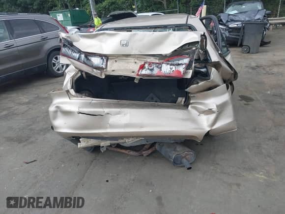 2000 Honda Accord LX with VIN 1HGCG1648YA095133, listed as a IAAI auction lot 43061220 with Not provided miles and . Bid and sale history available at DreamBid. Image 16.