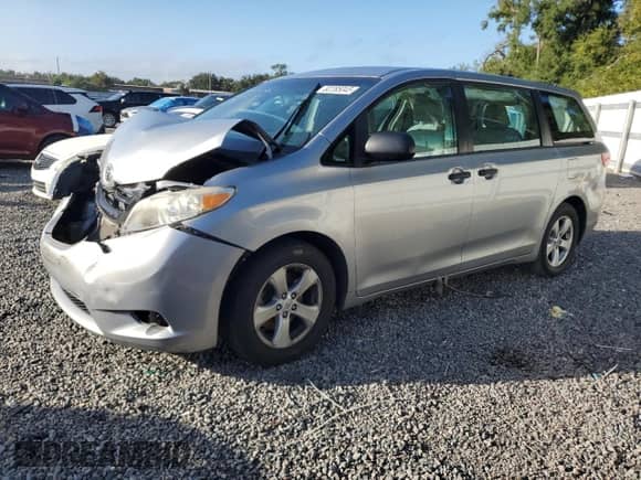 2015 Toyota Sienna L with VIN 5TDZK3DC3FS544361, listed as a Copart auction lot 82285045 with 67,523 mi miles and Salvage title. Bid and sale history available at DreamBid. Image 1.