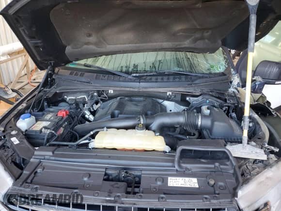 2019 Ford F-150 XL z VIN 1FTEW1E45KFA57137, wystawiony jako Copart lot #85831545 z przebiegiem 61 800 mil mil oraz Szkoda całkowita • Salvage title. Historia ofert i sprzedaży dostępna na DreamBid. Obrazek 11.