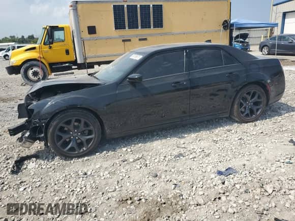 2020 Chrysler 300 Touring L с VIN 2C3CCAAG3LH250083, выставлен на аукционе Copart как лот 69109675 с пробегом 36 508 миль миль и Списание • Salvage title. История ставок и продаж доступна на DreamBid. Изображение 1.