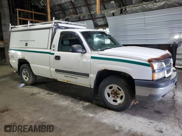 2003 Chevrolet Silverado 1500 LS z VIN 1GCEK14V33Z173927, wystawiony jako Copart lot #56017245 z przebiegiem Nie podano mil oraz Czysty tytuł • Clean title. Historia ofert i sprzedaży dostępna na DreamBid. Obrazek 4.