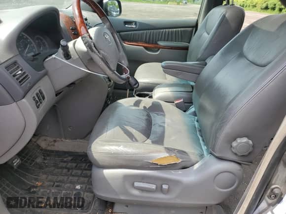 2004 Toyota Sienna XLE z VIN 5TDBA22C84S005135, wystawiony jako Copart lot #60681885 z przebiegiem 268 909 mil mil oraz Szkoda całkowita • Salvage title. Historia ofert i sprzedaży dostępna na DreamBid. Obrazek 7.