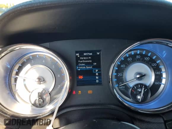 2014 Chrysler 300 C z VIN 2C3CCAET0EH104301, wystawiony jako Copart lot #80705705 z przebiegiem 60 171 mil mil oraz Szkoda całkowita • Salvage title. Historia ofert i sprzedaży dostępna na DreamBid. Obrazek 9.