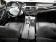 2015 BMW 5 Series 535d xDrive z VIN WBAFV3C5XFD686924, wystawiony jako Copart lot #50305025 z przebiegiem Nie podano mil oraz Szkoda całkowita • Salvage title. Historia ofert i sprzedaży dostępna na DreamBid. Obrazek 8.