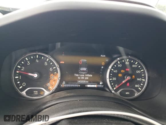 2017 Jeep Renegade Latitude с VIN ZACCJBBB2HPE44104, выставлен на аукционе Copart как лот 81727765 с пробегом 143 205 миль миль и Списание • Salvage title. История ставок и продаж доступна на DreamBid. Изображение 9.