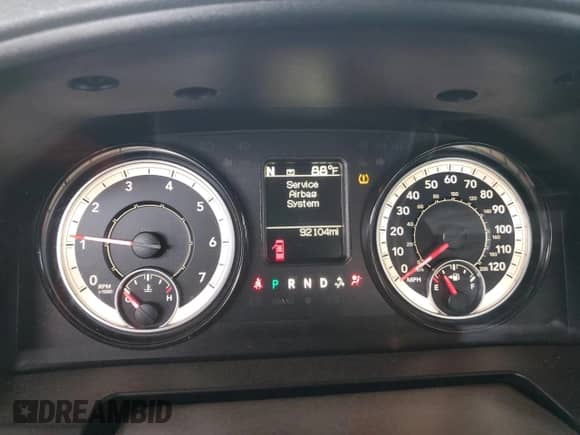 2018 Ram 1500 Tradesman z VIN 1C6RR6FT2JS299506, wystawiony jako Copart lot #82241525 z przebiegiem 92 104 mil mil oraz Szkoda całkowita • Salvage title. Historia ofert i sprzedaży dostępna na DreamBid. Obrazek 9.