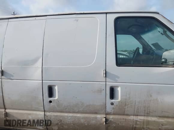 2007 Ford Econoline Cargo with VIN 1FTNS24W17DA81426, listed as a IAAI auction lot 42293734 with 338,101 mi miles and . Bid and sale history available at DreamBid. Image 13.