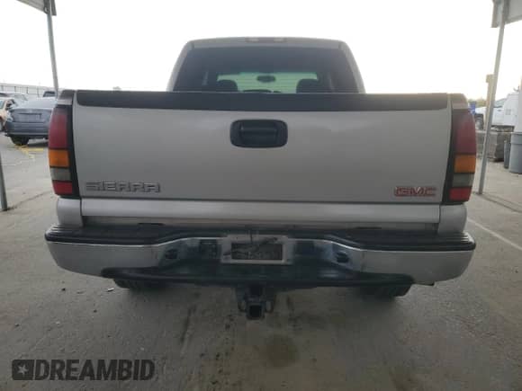 2004 GMC Sierra 1500 SLT with VIN 2GTEK13T941337465, listed as a Copart auction lot 81636344 with 201,634 mi miles and Salvage title. Bid and sale history available at DreamBid. Image 6.
