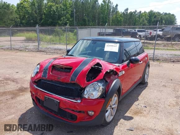2013 MINI Hardtop S with VIN WMWSV3C57DT478646, listed as a IAAI auction lot 42458167 with 112,784 mi miles and . Bid and sale history available at DreamBid. Image 6.