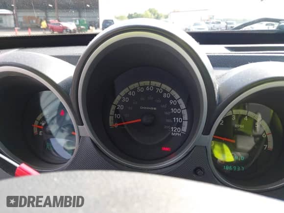 2008 Dodge Nitro R/T with VIN 1D8GU58678W102267, listed as a IAAI auction lot 42620907 with 186,937 mi miles and . Bid and sale history available at DreamBid. Image 7.