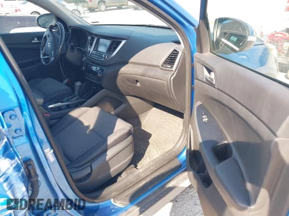 2018 Hyundai Tucson Sport z VIN KM8J3CAL1JU723786, wystawiony jako IAAI lot #42555495 z przebiegiem 145 454 mil mil oraz . Historia ofert i sprzedaży dostępna na DreamBid. Obrazek 5.