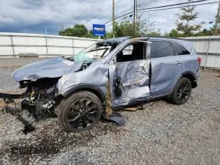 2020 Kia Sorento S z VIN 5XYPGDA54LG687817, wystawiony jako Copart lot #64703205 z przebiegiem Nie podano mil oraz Szkoda całkowita • Salvage title. Historia ofert i sprzedaży dostępna na DreamBid. Obrazek 1.