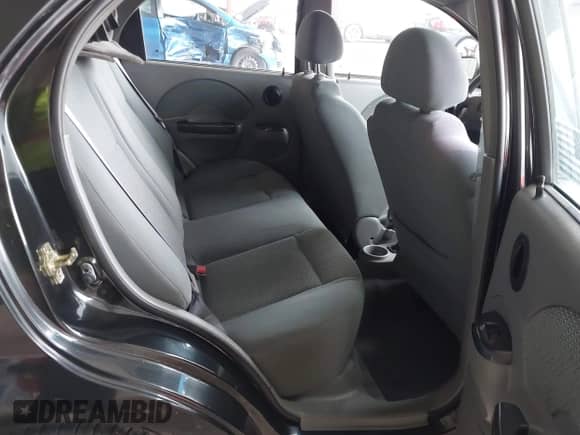 2004 Chevrolet Aveo LS z VIN KL1TJ52614B238448, wystawiony jako IAAI lot #41601026 z przebiegiem 116 576 mil mil oraz . Historia ofert i sprzedaży dostępna na DreamBid. Obrazek 8.