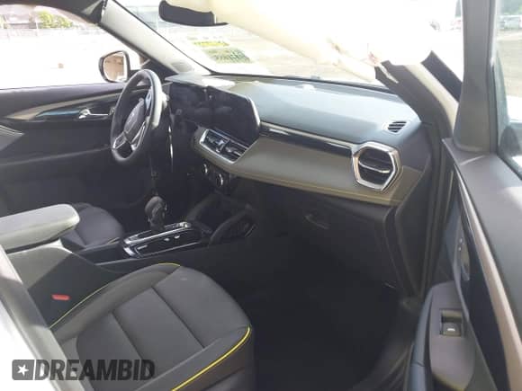 2025 Chevrolet TrailBlazer ACTIV с VIN KL79MSSL4SB106048, выставлен на аукционе IAAI как лот 43071085 с пробегом 4 194 миль миль и . История ставок и продаж доступна на DreamBid. Изображение 5.