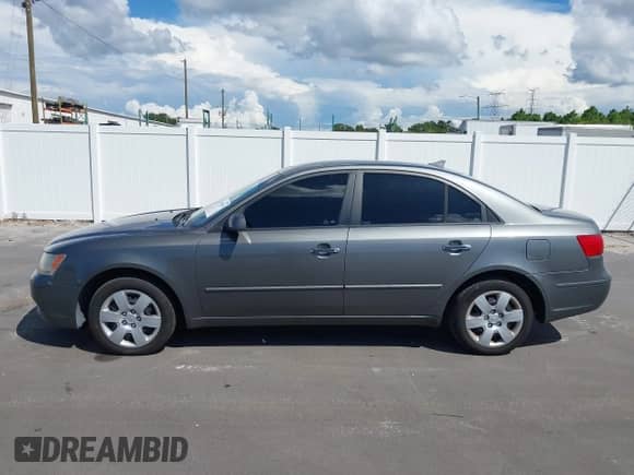 2010 Hyundai Sonata GLS z VIN 5NPET4AC6AH649660, wystawiony jako IAAI lot #43071819 z przebiegiem 181 592 mil mil oraz . Historia ofert i sprzedaży dostępna na DreamBid. Obrazek 14.