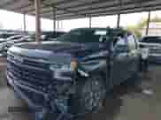 2022 Chevrolet Silverado 1500 RST z VIN 3GCUDEETXNG583752, wystawiony jako IAAI lot #41809678 z przebiegiem 68 902 mil mil oraz . Historia ofert i sprzedaży dostępna na DreamBid. Obrazek 2.