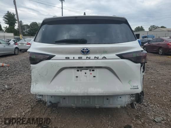 2023 Toyota Sienna XLE z VIN 5TDYRKEC5PS141080, wystawiony jako Copart lot #80446075 z przebiegiem 84 702 mil mil oraz Szkoda całkowita • Salvage title. Historia ofert i sprzedaży dostępna na DreamBid. Obrazek 6.