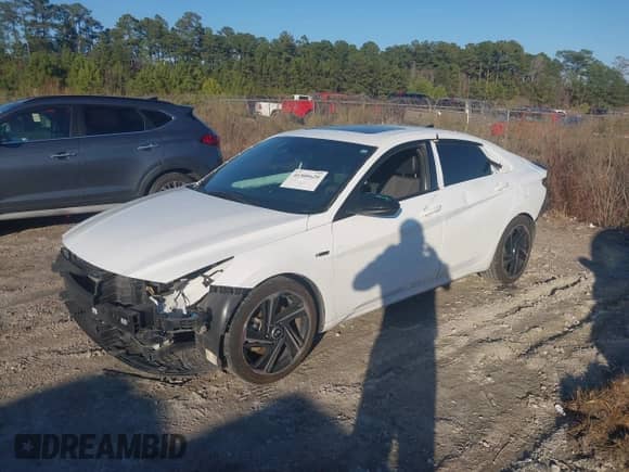 2021 Hyundai Elantra N Line z VIN KMHLR4AF7MU165082, wystawiony jako IAAI lot #41508420 z przebiegiem 92 075 mil mil oraz . Historia ofert i sprzedaży dostępna na DreamBid. Obrazek 18.