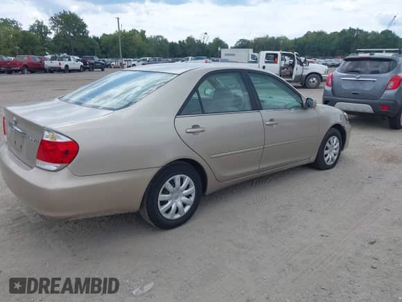 2005 Toyota Camry LE с VIN 4T1BE32K95U004456, выставлен на аукционе IAAI как лот 43102382 с пробегом 60 697 миль миль и . История ставок и продаж доступна на DreamBid. Изображение 4.