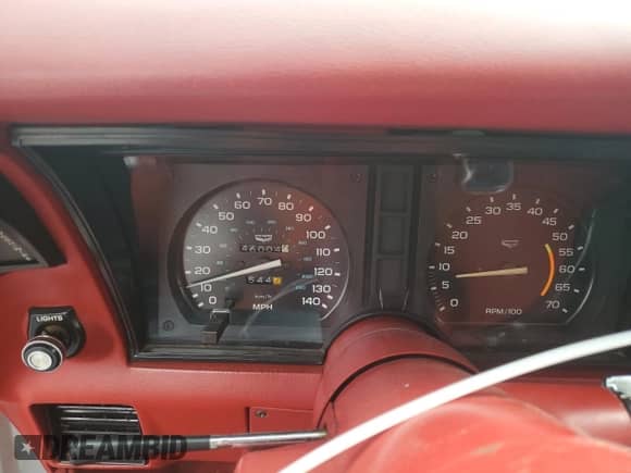 1978 Chevrolet Corvette с VIN 1Z87L8S403349, выставлен на аукционе Copart как лот 73169714 с пробегом 46 004 миль миль и Списание • Salvage title. История ставок и продаж доступна на DreamBid. Изображение 9.
