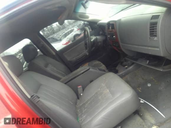 2005 Dodge Dakota SLT with VIN 1D7HE48N65S275384, listed as a IAAI auction lot 37842815 with Not provided miles and . Bid and sale history available at DreamBid. Image 5.