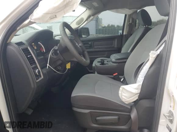 2023 Ram 1500 Tradesman z VIN 1C6RR7FT5PS527822, wystawiony jako Copart lot #67057145 z przebiegiem 42 566 mil mil oraz Czysty tytuł • Clean title. Historia ofert i sprzedaży dostępna na DreamBid. Obrazek 7.