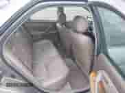 1997 Toyota Camry LE z VIN 4T1BF22K8VU011101, wystawiony jako IAAI lot #42065491 z przebiegiem 206 388 mil mil oraz . Historia ofert i sprzedaży dostępna na DreamBid. Obrazek 8.