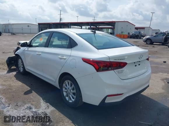 2022 Hyundai Accent SE z VIN 3KPC24A6XNE190194, wystawiony jako IAAI lot #42116360 z przebiegiem 8 221 mil mil oraz . Historia ofert i sprzedaży dostępna na DreamBid. Obrazek 3.