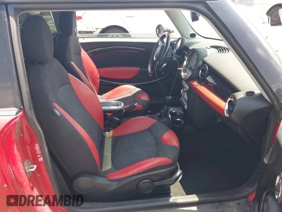 2008 MINI Hardtop with VIN WMWMF33538TT65157, listed as a IAAI auction lot 42587798 with 128,795 mi miles and . Bid and sale history available at DreamBid. Image 5.