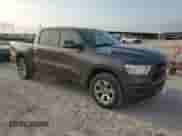 2021 Ram 1500 Big Horn z VIN 1C6RREFT1MN630881, wystawiony jako Copart lot #55024865 z przebiegiem 104 583 mil mil oraz Szkoda całkowita • Salvage title. Historia ofert i sprzedaży dostępna na DreamBid. Obrazek 4.
