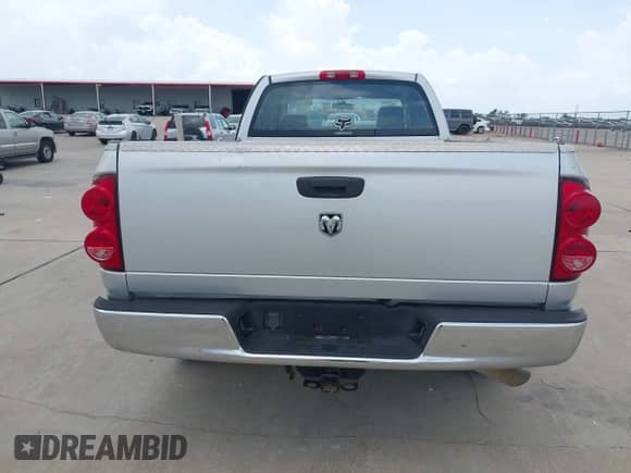 2007 Dodge 2500 SLT with VIN 3D7KR28A87G807899, listed as a IAAI auction lot 42450606 with 304,053 mi miles and . Bid and sale history available at DreamBid. Image 16.