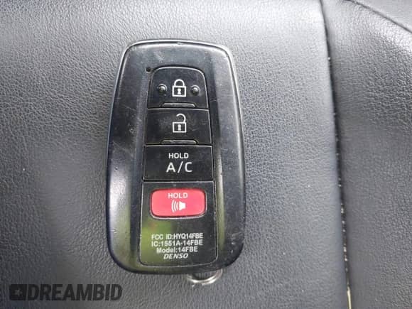 2018 Toyota Prius Plus z VIN JTDKARFP7J3083814, wystawiony jako IAAI lot #42511795 z przebiegiem 138 255 mil mil oraz . Historia ofert i sprzedaży dostępna na DreamBid. Obrazek 11.